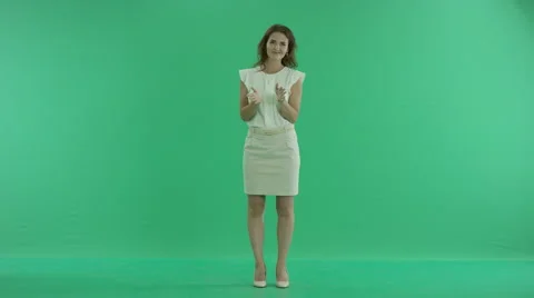 Woman clapping hands 動画素材 67412907
