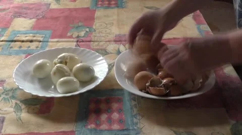 A woman cleans egg Video stock 54189097