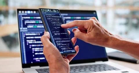 Woman Coder Working On Web Development At Office Desk Foto stock