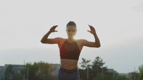 Woman doing burpees Stock Footage 100032153