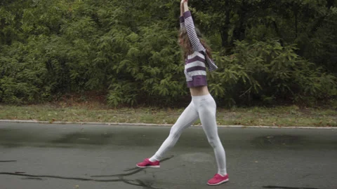 Woman doing exercise wheel. 스톡 동영상 139078884