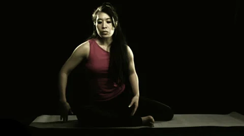 Woman doing pilates Video stock 33831438