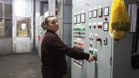 Woman engineer in control room 스톡 동영상 77909056