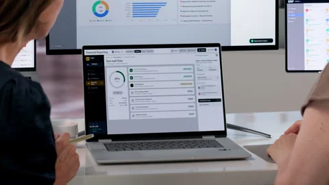 Woman Explains How Integrated Software Helps Manage Business Deadlines 스톡 동영상 341008584