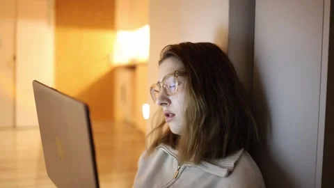Woman falling asleep working Stock-Footage 334051971