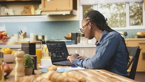 Woman focused on programming and software development tasks Fotos Stock