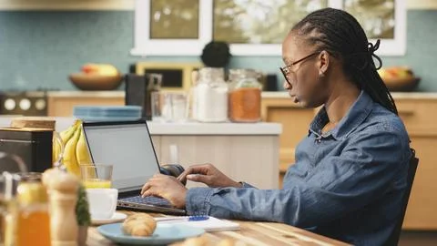 Woman focused on programming and software development tasks Fotos Stock