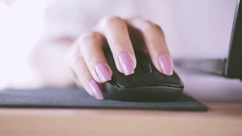 Woman hand using wireless mouse computer laptop 스톡 동영상 80831663