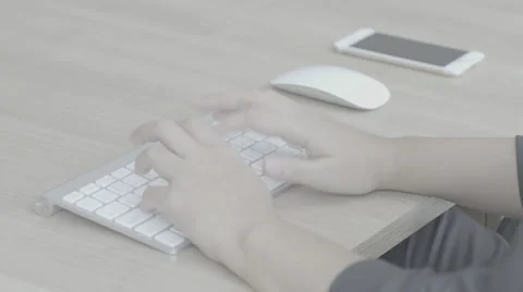 Woman hands typing on a computer keyboard (Slog) 스톡 동영상 64026336