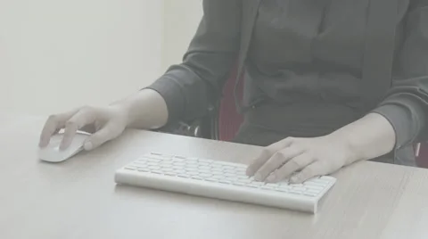 Woman hands typing on a computer keyboard (Slog) 스톡 동영상 64026780