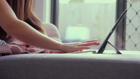 Woman on her table scheduling her day Stock Footage 159875119