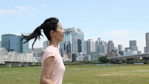 Woman jogging Stock-Footage 161882182