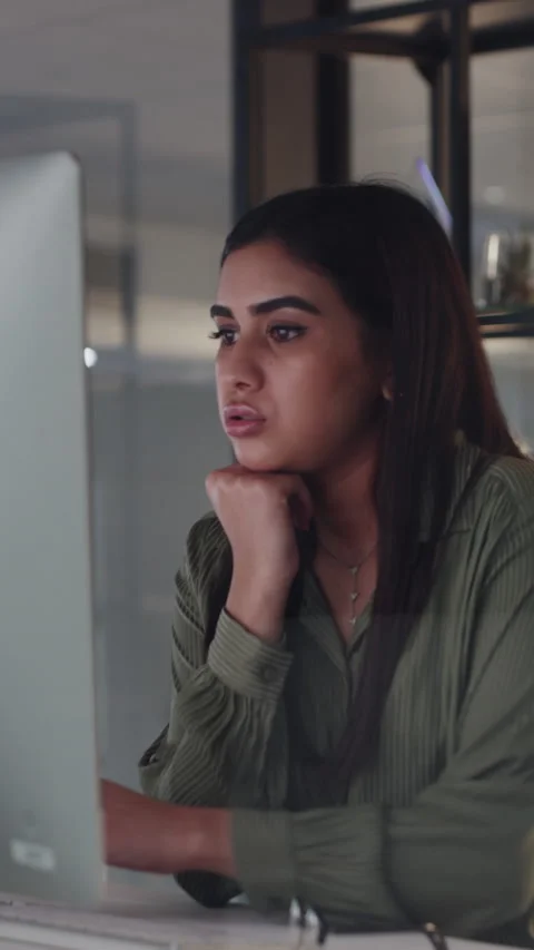 Woman, journalist and thinking with computer in office for online report, Stock Footage 324127070