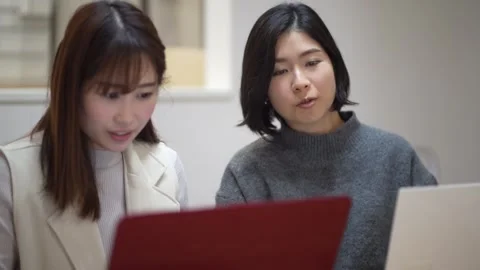 A woman learning how to use a computer. Stock Footage 332578530