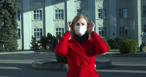 Woman in mask Видео 130339853