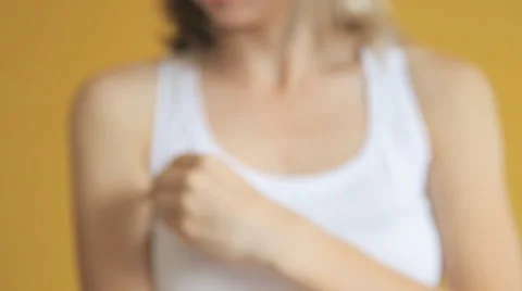 The woman measures the temperature Stock Footage 64376958