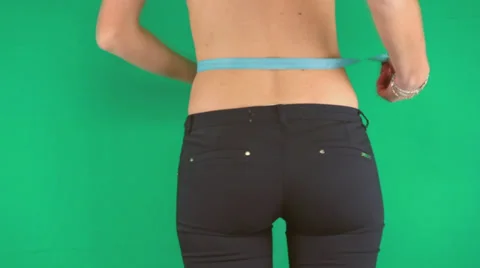 Woman measuring Vidéo 31401336