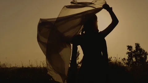 Woman posing in field. Video stock 92216672