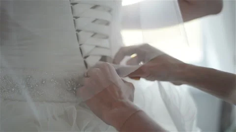 Woman preparing for wedding Vidéo 60122137