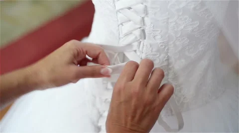 Woman preparing for wedding Видео 60943016
