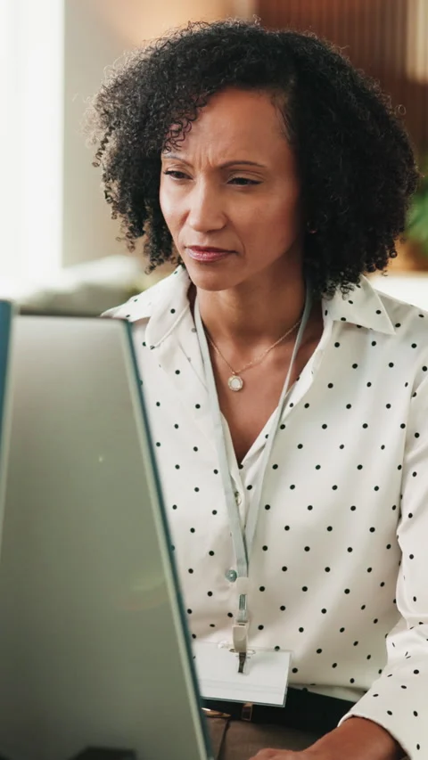 Woman, programmer and reading in office with computer, research and software Stock-Footage 342257354