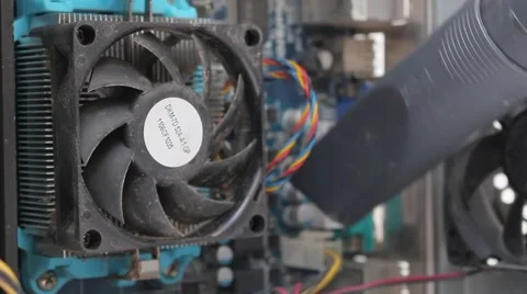 Woman removes dust inside the computer Vídeo Stock 49068837