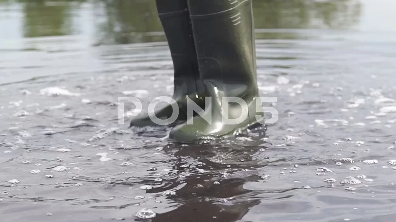 Female hotsell rubber boots