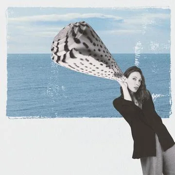 Woman with seashell Illustrazione stock