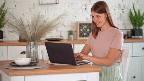 Woman study online in flat Stock Footage 160637028