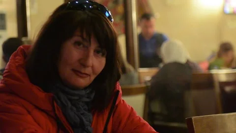 Woman,  talking in a cafe Stock Footage 83117974