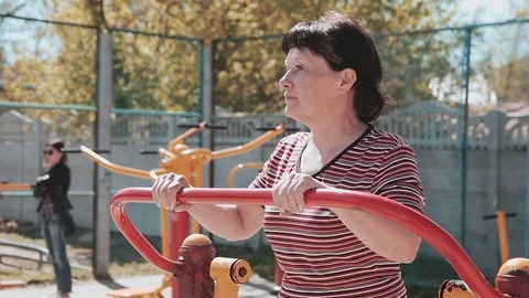 Woman training, doing exercises Video stock 75769493