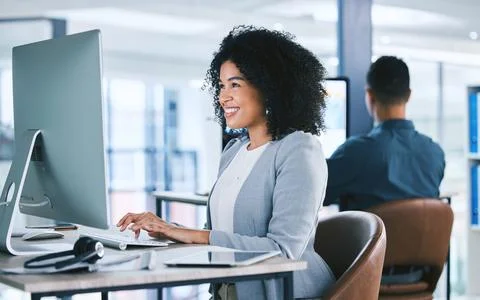 Woman, typing at computer with online tech support and email, consultant at desk Foto stock