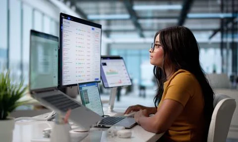 Woman Uses Computer Software To Track And Manage Customer Support Tickets Eff Фото