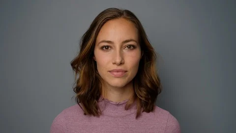 Woman using brush Video stock 86412897