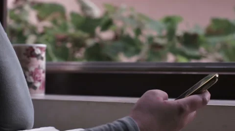 Woman Using Smartphone Stock-Footage 43436253