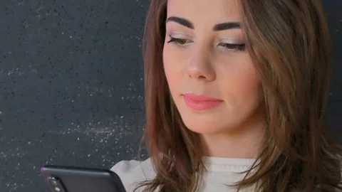 Woman using smartphone Video stock 118977017