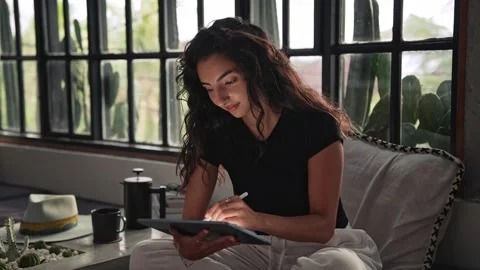 Woman Using Tablet Computer for Art Work and Drawing on Graphics Screen by Pen 스톡 동영상 248748369