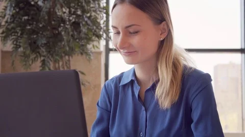 Woman using tablet computer touchscreen in cafe 스톡 동영상 73362011