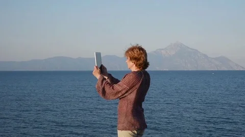 Woman using tablet Stock Footage 74968526