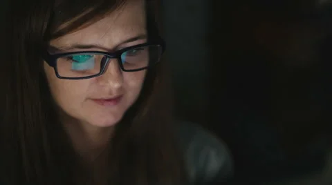 Woman using tablet at night Stock-Footage 54961561
