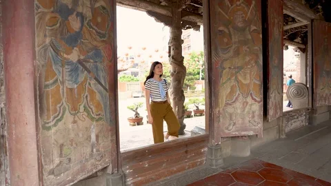 Woman visited the Lukang Longshan temple Stock Footage