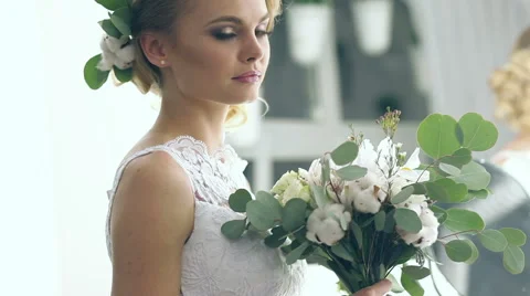 Woman in a wedding dress in the studio Video stock 59641651
