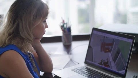Woman Working As Architect Doing 3D Render On Computer Vídeos de archivo 88980477
