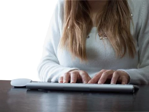 Woman working on computer 库存照片