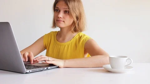 Woman working Stock Footage 113861296