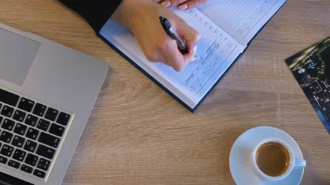 Woman working in the office Stock Footage 192515757