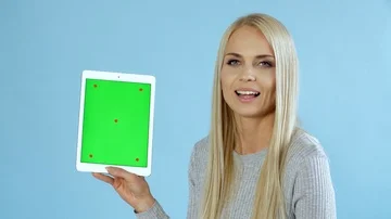 Woman is working on the presentation Video stock 85796373