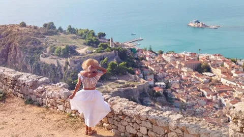 Woman's backview on the background of Nafplion, Greece 스톡 동영상 141179573