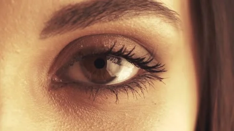 Womans eye close up Video stock 109605782