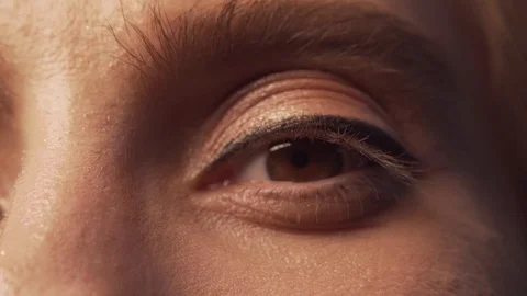 Womans Eye Makeup Stock-Footage 112977260
